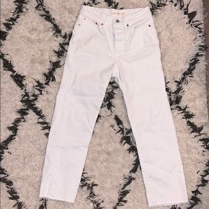 White Levi’s Wedgie Crop 27x26 NWOT